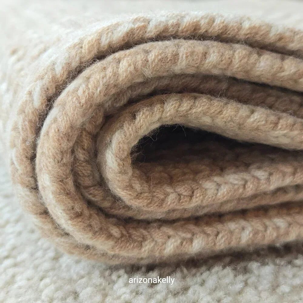 NWOT Banana Republic Merino Popcorn Stitch Scarf in Taupe CHUNKY!
